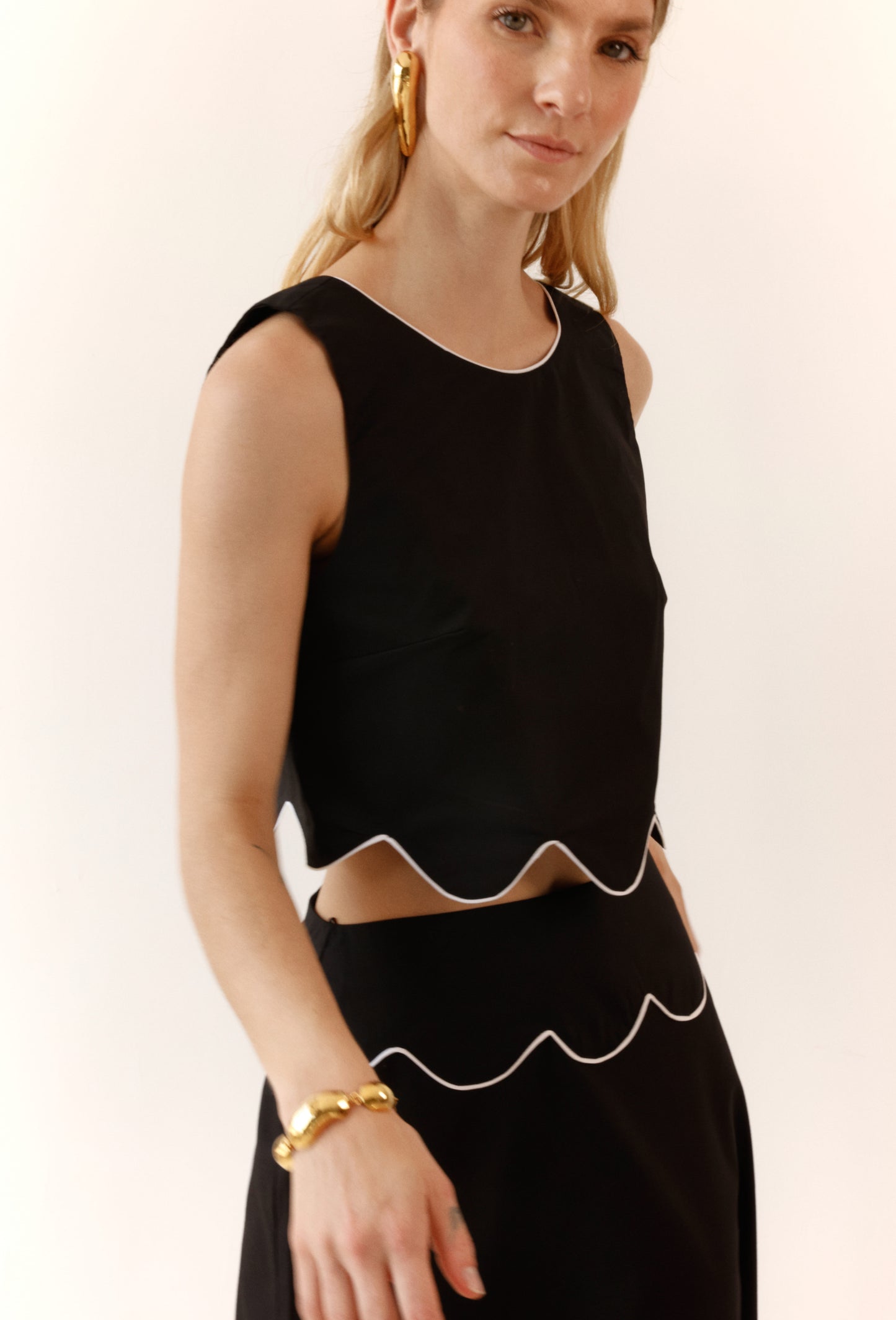 ALMOND BLOUSE BLACK