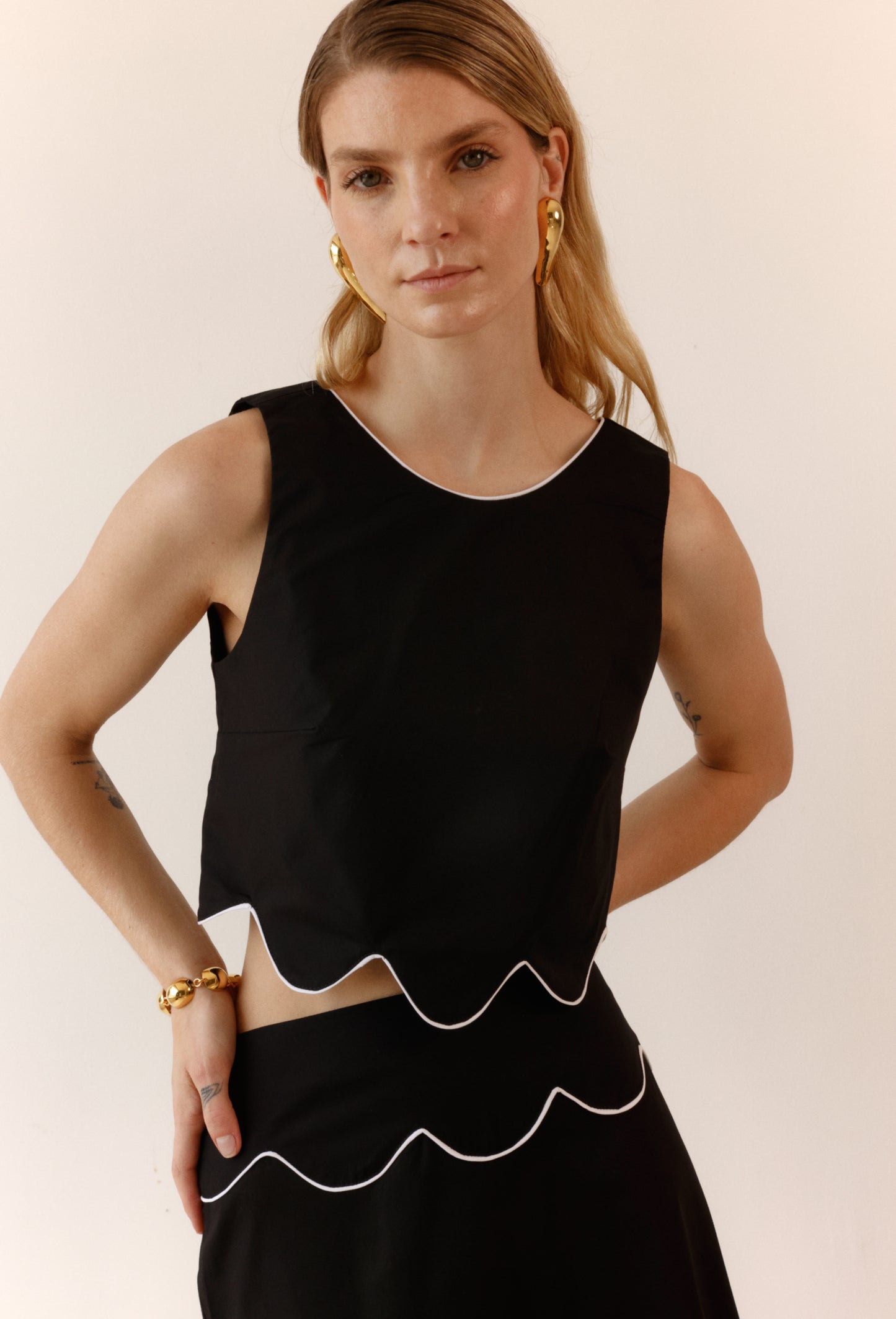 ALMOND BLOUSE BLACK