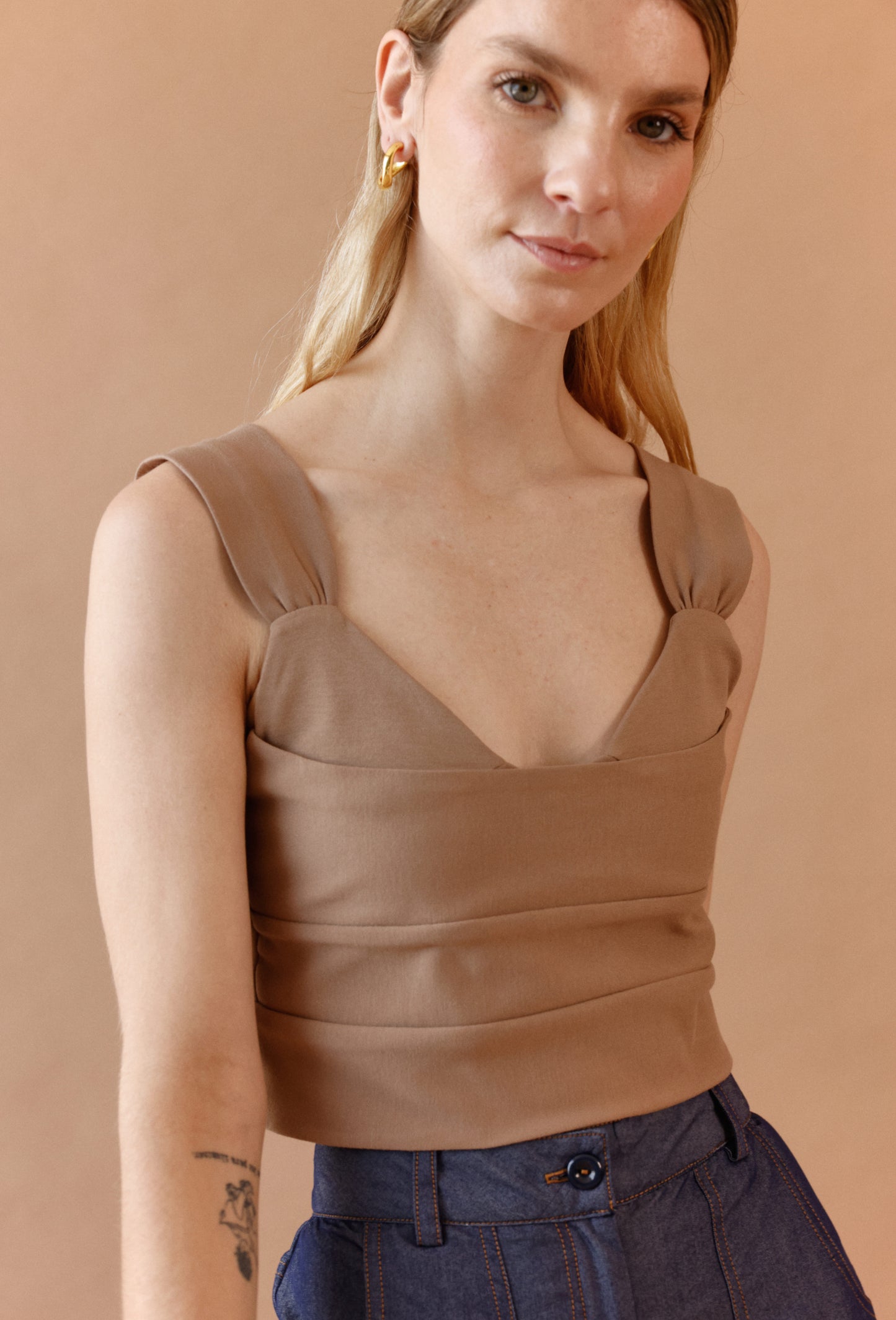 ALMA CROP TOP CAMEL