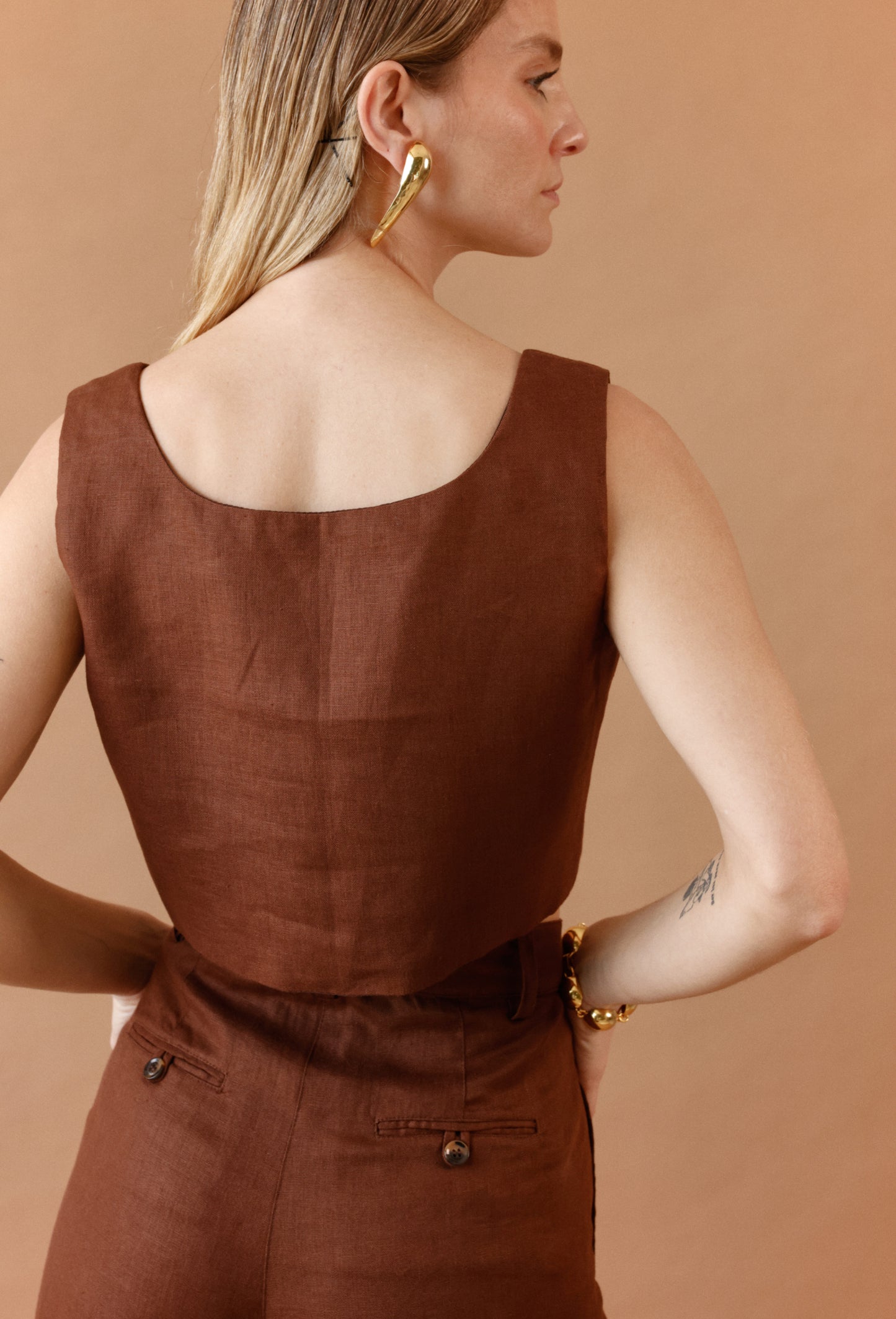 SOFIA CROP TOP BROWN